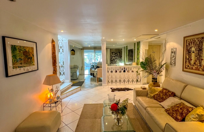 Vente Maison 681m&sup2; 17 pi&#232;ces Saint Gilles Les Hauts