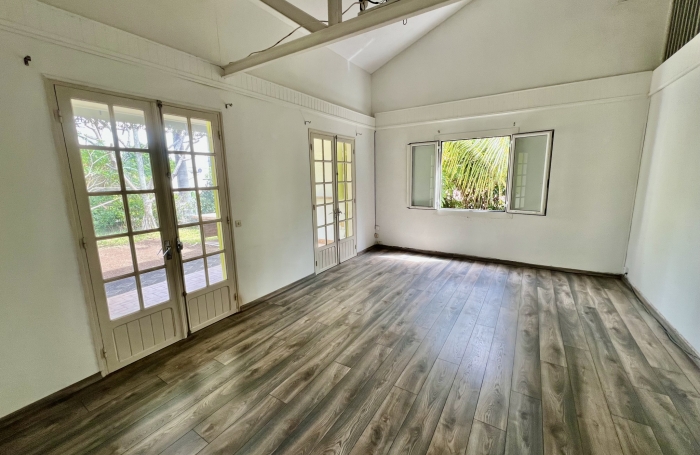 ENTRE DEUX 97414 - VILLA F6 DE PLAIN PIED - TERRAIN PLAT - SECTEUR PAISIBLE