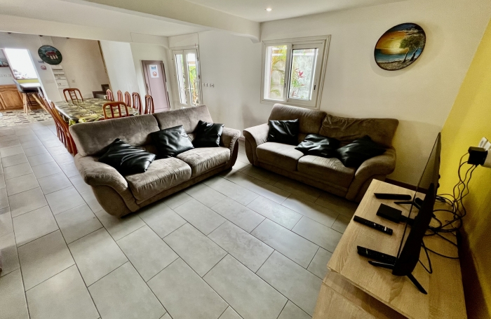 ENTRE DEUX 97414 - MAISON À ÉTAGE - BEAUX VOLUMES - PISCINE - BELLE VUE