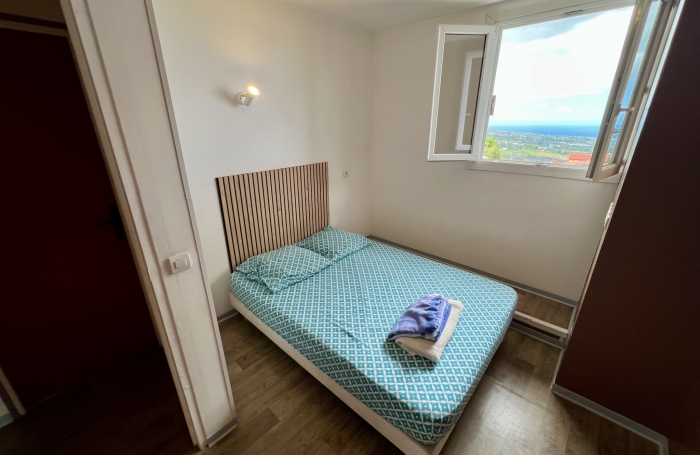 ENTRE DEUX 97414 - MAISON À ÉTAGE - BEAUX VOLUMES - PISCINE - BELLE VUE