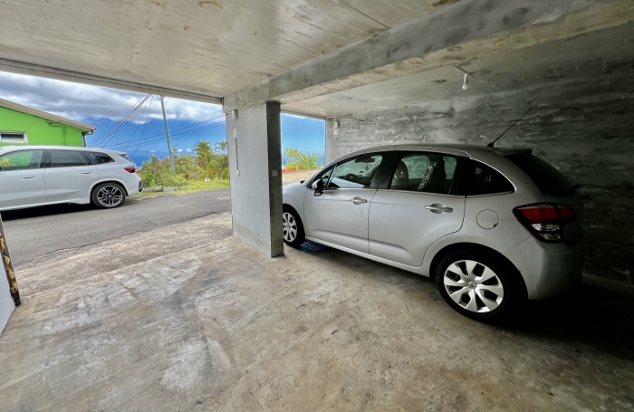 ENTRE DEUX 97414 - MAISON À ÉTAGE - BEAUX VOLUMES - PISCINE - BELLE VUE
