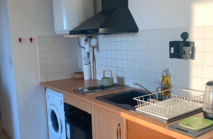 La Possession MOULIN JOLI : bel appartement 2 pi&egrave;ces lou&eacute; en meubl&eacute;