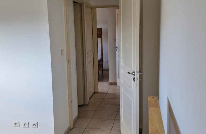 À Saint-Denis, appartement meublé  à louer pour famille avec enfant