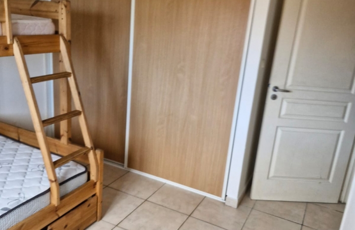 À Saint-Denis, appartement meublé  à louer pour famille avec enfant