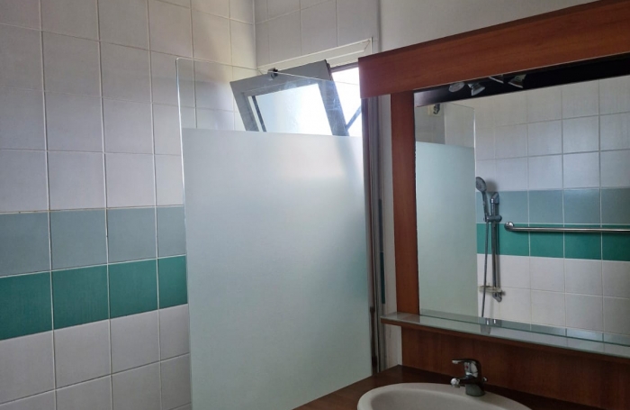 À Saint-Denis, appartement meublé  à louer pour famille avec enfant