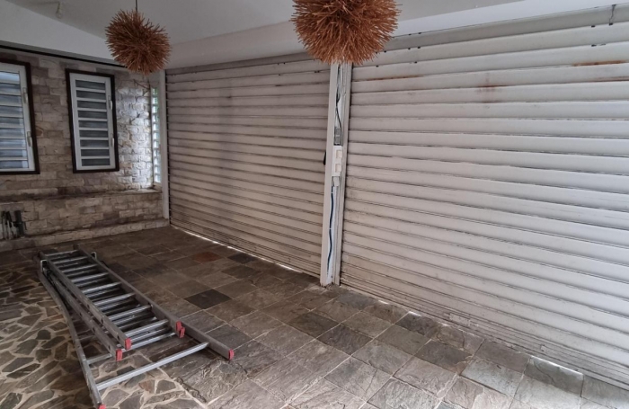 Location Bureaux 300m&sup2; 9 pièces Saint-Pierre