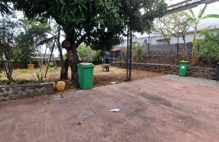 Location Bureaux 300m&sup2; 9 pièces Saint-Pierre