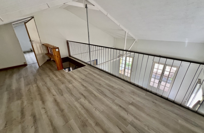 ENTRE DEUX 97414 - VILLA FONCTIONNELLE + BUNGALOW - VASTE TERRAIN ARBORE - CADRE VERDOYANT