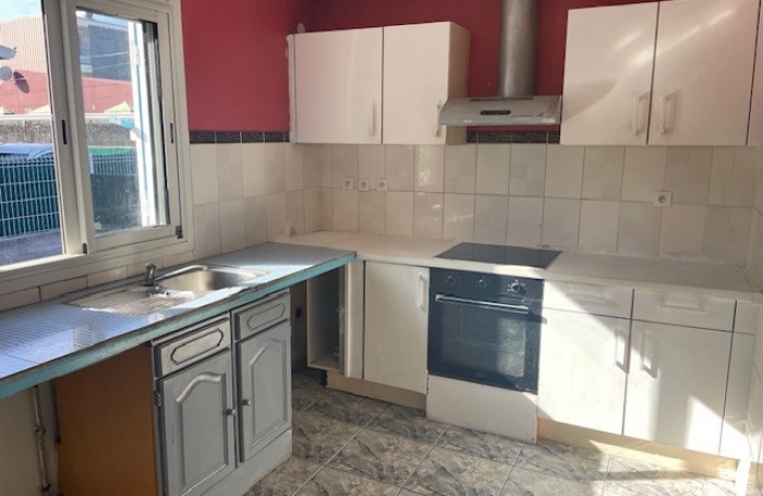 CASE CREOLE ST ANDRE AVENUE DE BOURBON PROCHE CENTRE VILLE