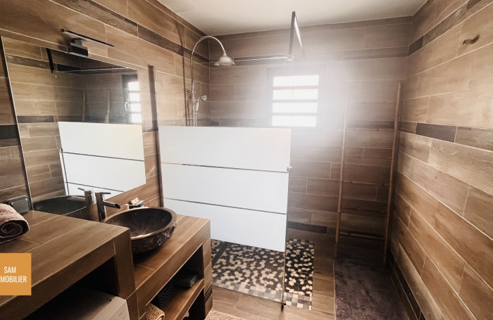 Maison 4 Chambres avec Jacuzzi et Vue Oc&eacute;an