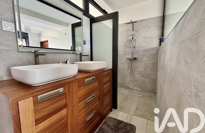 Vente Divers 140m&sup2; 5 pi&#232;ces Le Tampon