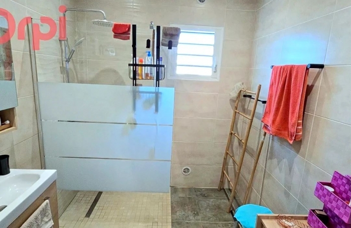 Vente Maison 85m&sup2; 3 pièces Saint Gilles Les Hauts