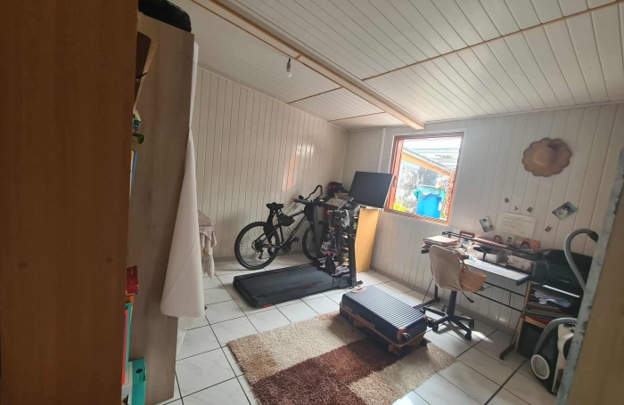 SAINT PHILIPPE 97442 - MAISON PARFAITEMENT ENTRETENUE - TERRASSE COUVERTE - QUARTIER FACILE D'ACCES