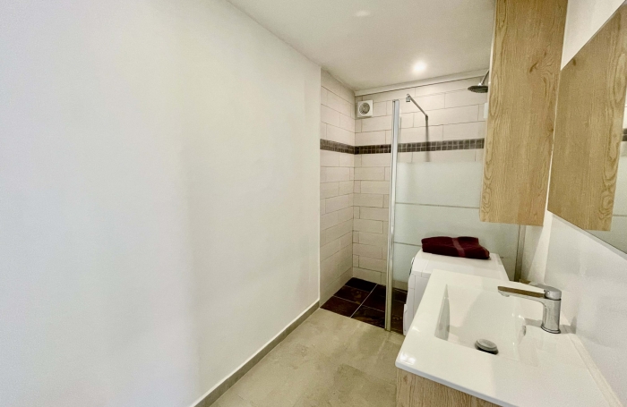 SAINT JOSEPH 97480 - VILLA F4 RENOVEE - FONCTIONNELLE ET LUMINEUSE - SECTEUR VERDOYANT