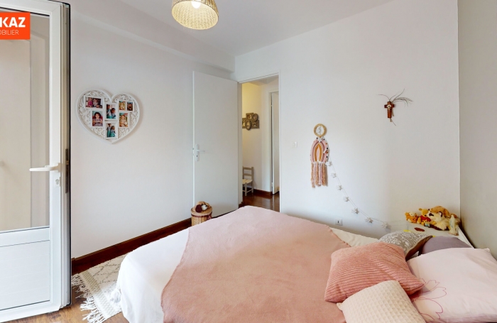 Vente Appartement 81.85m&sup2; 4 pi&egrave;ces Saint Gilles Les Hauts