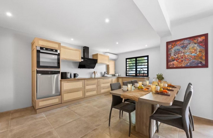 Vente Maison 130m&sup2; 4 pièces Saint Gilles les Bains