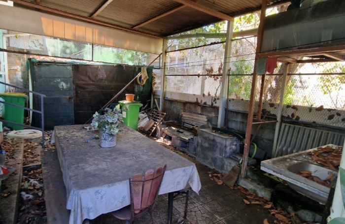 &Agrave; VENDRE   MAISON &Agrave; R&Eacute;NOVER   POTENTIEL EXCEPTIONNEL   SAINT-PIERRE (97410) GRANDS BOIS &agrave; 160 500 &euro; FAI