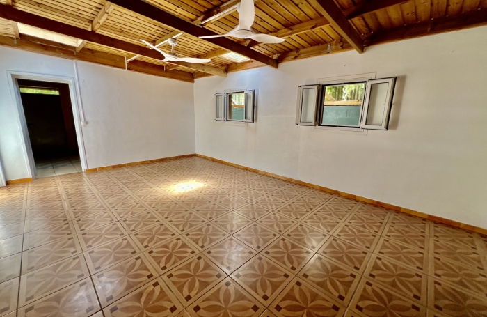 PETITE ILE 97429 - VILLA DE PLAIN PIED - HABITABLE DE SUITE - GARAGE - FACILE D'ACCES
