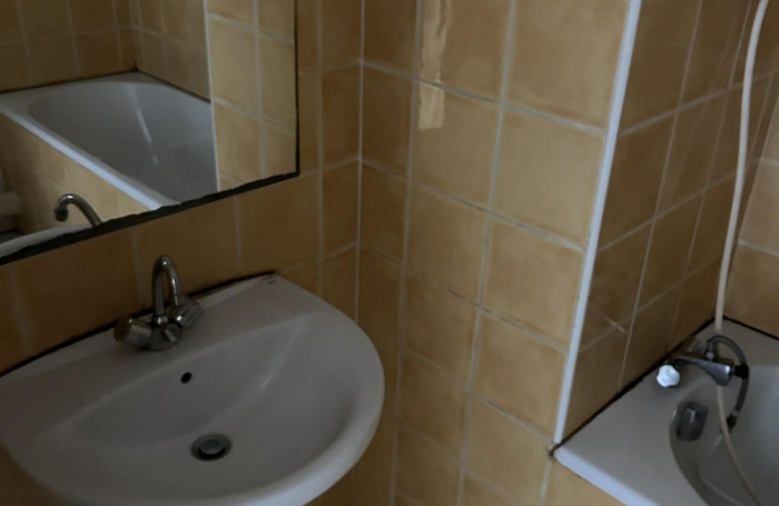 &Agrave; vendre &agrave; Saint-Denis : grand studio avec terrasse