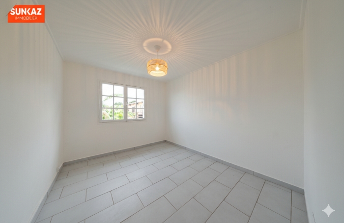Location Appartement 90m&sup2; 4 pi&egrave;ces Le Tampon