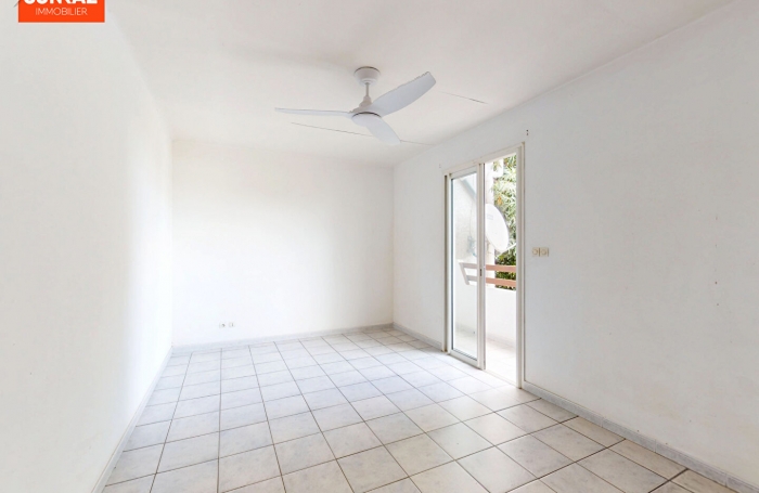 Vente Appartement 79.4m&sup2; 4 pi&egrave;ces Saint-Pierre