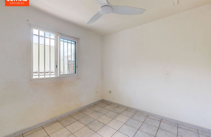 Vente Appartement 79.4m&sup2; 4 pi&egrave;ces Saint-Pierre