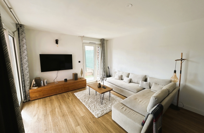 A vendre T3 meubl&eacute; avec terrasse, jardin, jacuzzi &agrave; Saint Paul