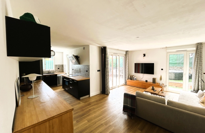 A vendre T3 meubl&eacute; avec terrasse, jardin, jacuzzi &agrave; Saint Paul