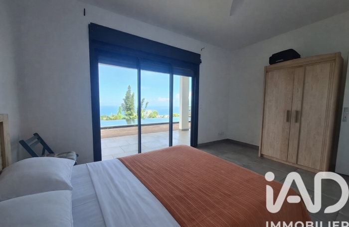 Vente Divers 200m&sup2; 7 pièces La Possession