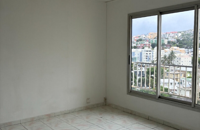 Location Appartement 70m&sup2; 4 pi&egrave;ces Saint Denis