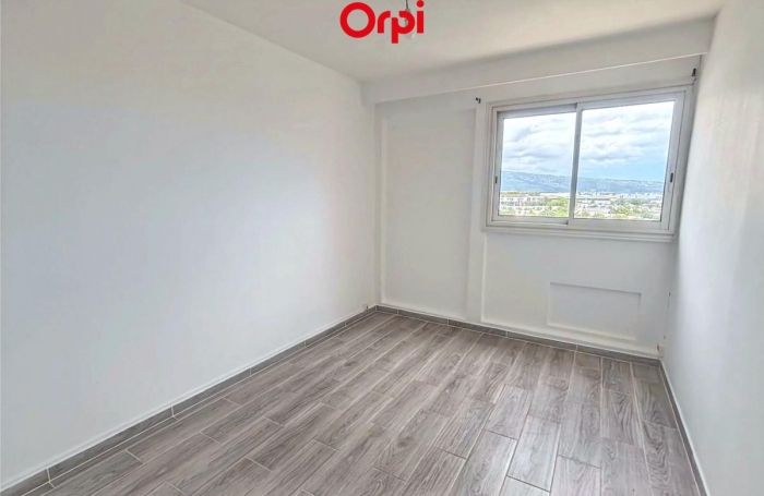Vente Appartement 90m&sup2; 3 pièces Le Port