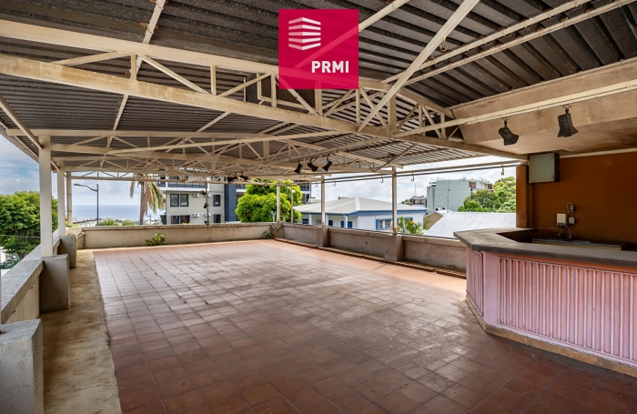 Vente Local commercial 143.22m&sup2; 6 pi&egrave;ces Saint Denis