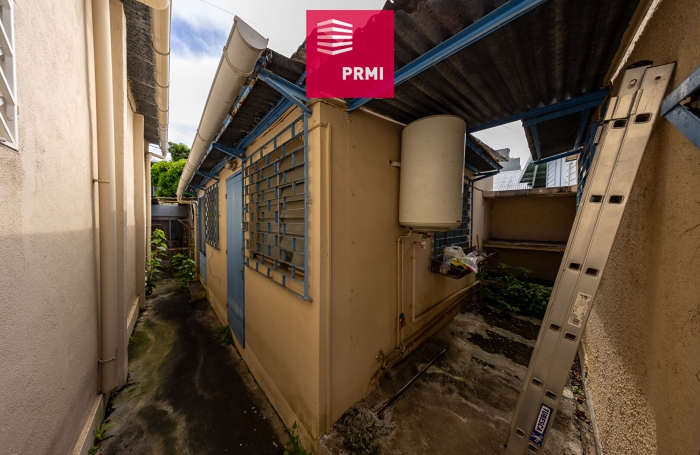 Vente Local commercial 143.22m&sup2; 6 pi&egrave;ces Saint Denis