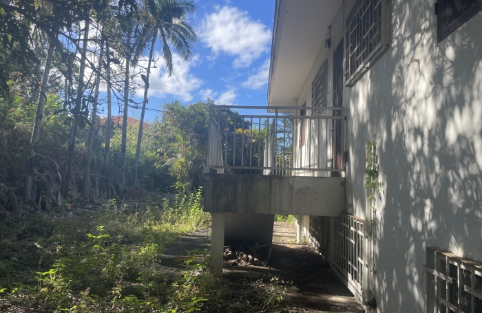 Villa Satec &agrave; restaurer proche universit&eacute; Trois Mares