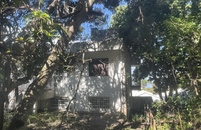 Villa Satec &agrave; restaurer proche universit&eacute; Trois Mares