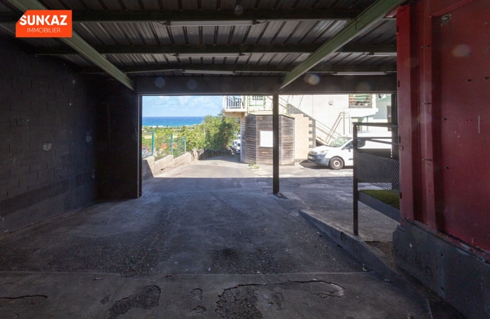 Location Local commercial 120m&sup2; 1 pi&egrave;ce Saint-Pierre