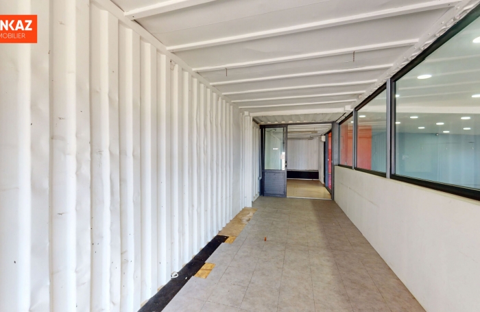 Location Local commercial 120m&sup2; 1 pi&egrave;ce Saint-Pierre