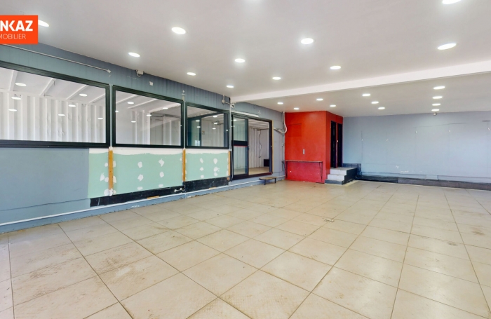 Location Local commercial 120m&sup2; 1 pi&egrave;ce Saint-Pierre