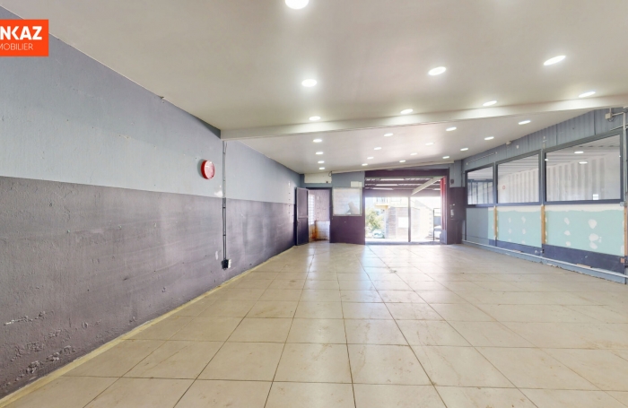 Location Local commercial 120m&sup2; 1 pi&egrave;ce Saint-Pierre