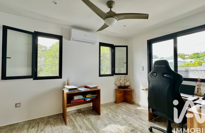 Vente Divers 150m&sup2; 5 pièces Saint-Pierre