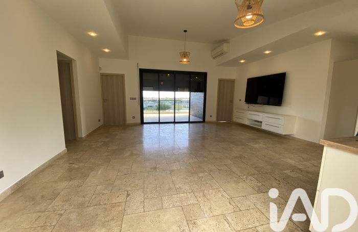 Location Divers 102m&sup2; 4 pièces Etang-Sale