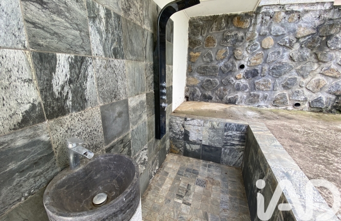 Location Divers 102m&sup2; 4 pièces Etang-Sale