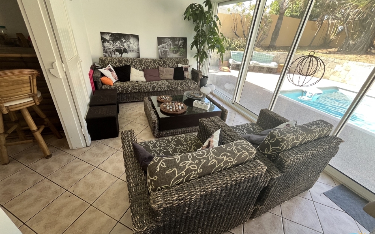 Villa meubl&eacute;e de standing &agrave; Saint-Pierre (Terre Sainte)