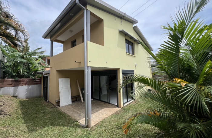 SAINT PIERRE 97410 - VILLA &Agrave; &Eacute;TAGE - HABITABLE DE SUITE - ENVIRONNEMENT CALME