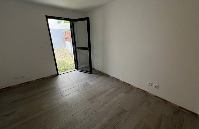 SAINT PIERRE 97410 - VILLA &Agrave; &Eacute;TAGE - HABITABLE DE SUITE - ENVIRONNEMENT CALME