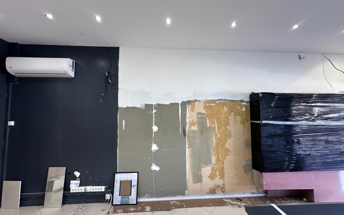 ST GILLES PLACE DU MARCHE LOCAL COMMERCIAL