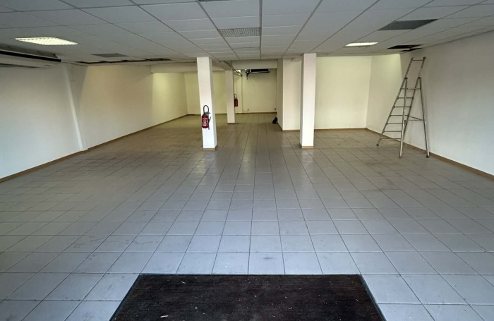 Local commercial de 319 M2 au Chaudron