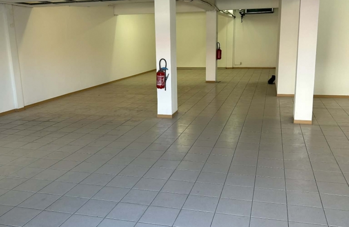 Local commercial de 319 M2 au Chaudron