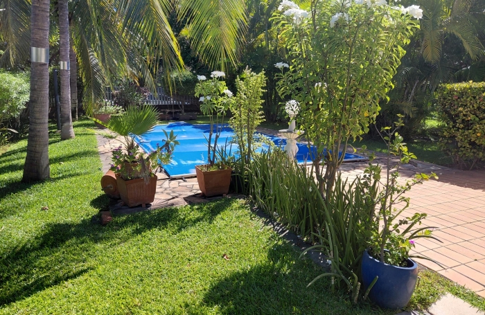 VILLA F4 piscine plus d&eacute;pendance et garage