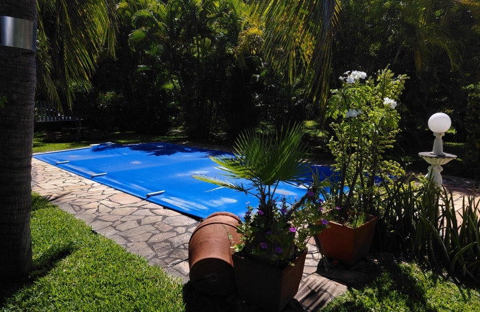 VILLA F4 piscine plus d&eacute;pendance et garage